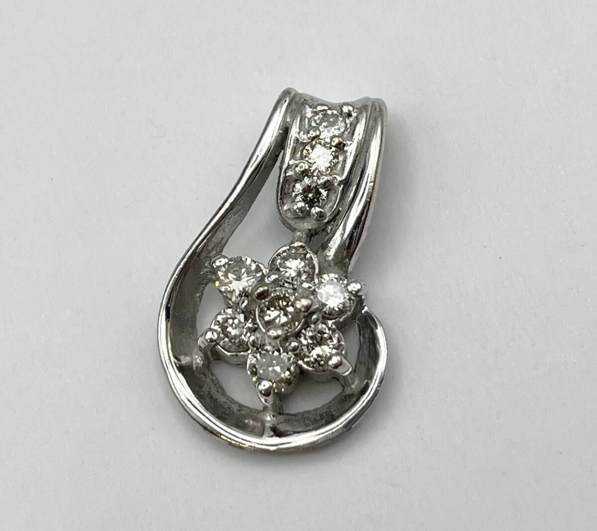 天然ダイヤモンド K18WG トップ 0.15ct 0.9g ソーティング付き