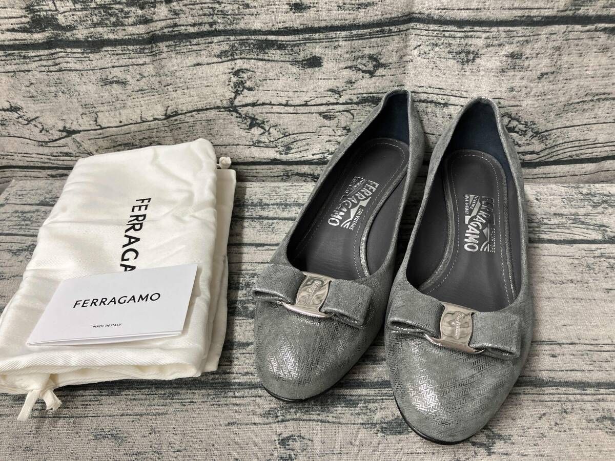 げ Salvatore Ferragamo サルヴァトーレ フェラガモ パンプス シルバー サイズ8 1 2
