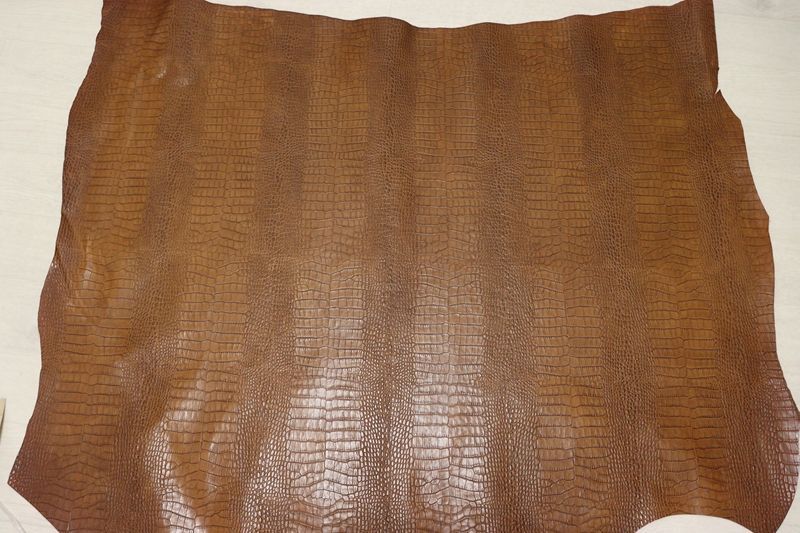 ブラウン 153 ds ヌメ革 ショルダーレザー 牛革 イタリア レザー クロコ型押し はぎれ 一枚革 レザークラフト 革 皮 本革 diy 生地 材料