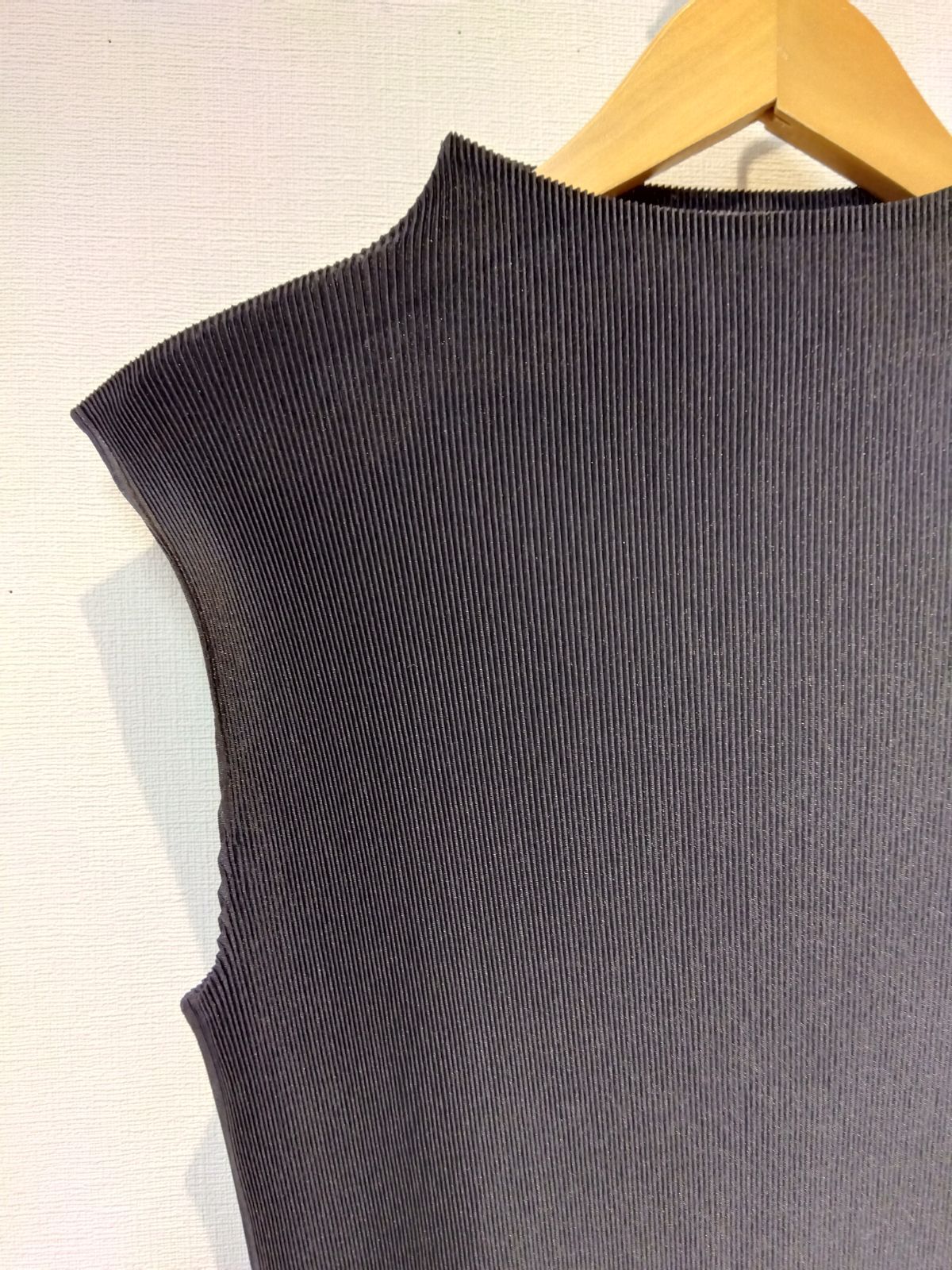 M20 PLEATS PLEASE ISSEY MIYAKE プリーツプリーズイッセイミヤケ トップス 黒 サイズ3