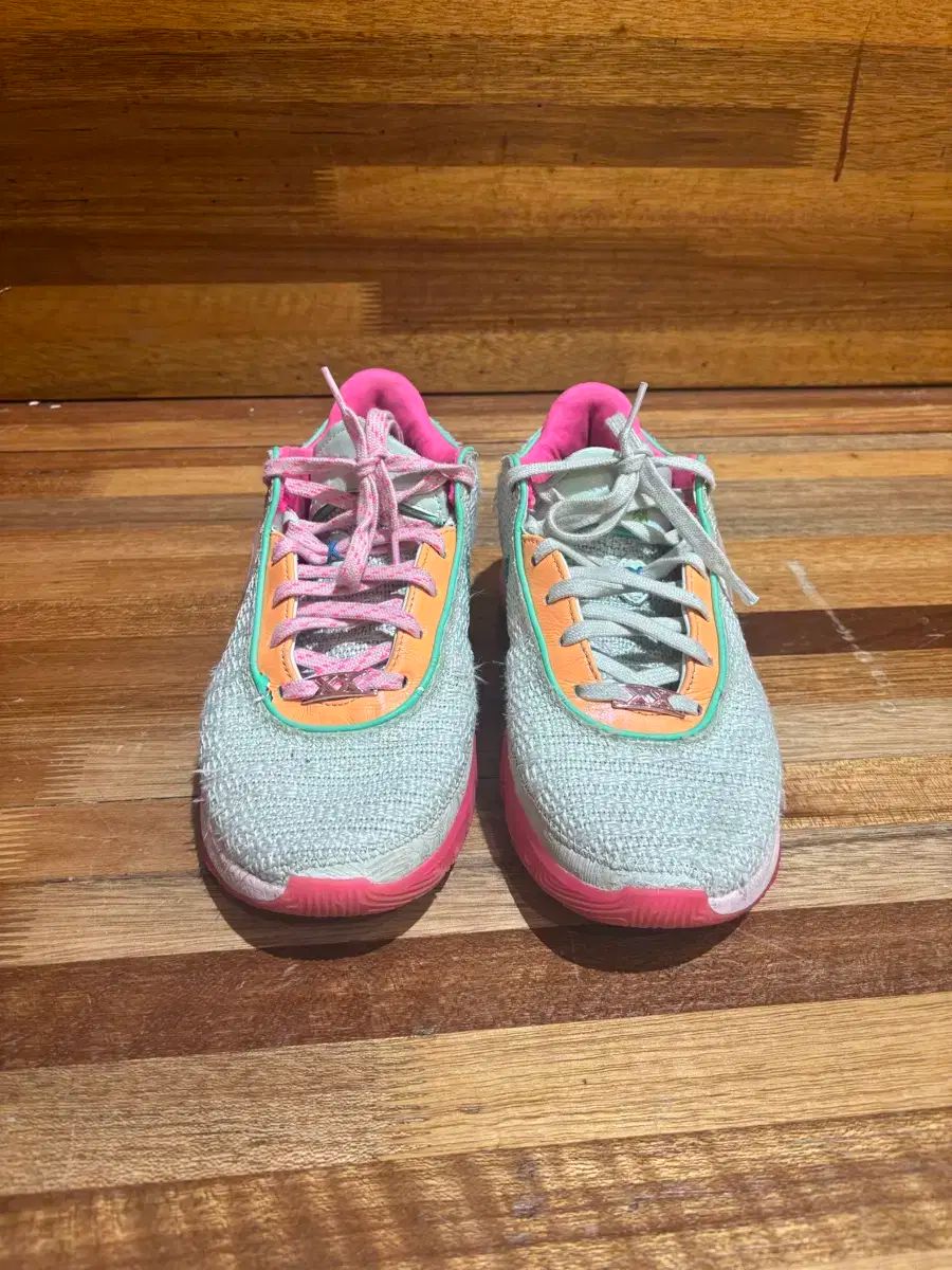 ナイキ レブロン 20 ベアリーグリーン