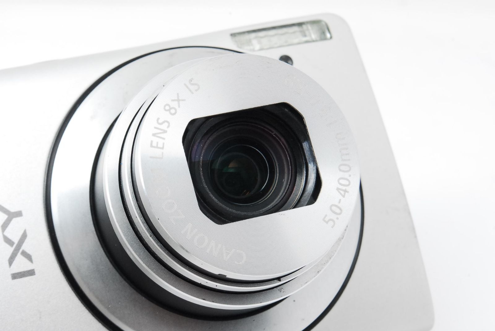 ❤️上品なシルバーボディ♪スリム＆軽量☆キヤノン IXY 600F