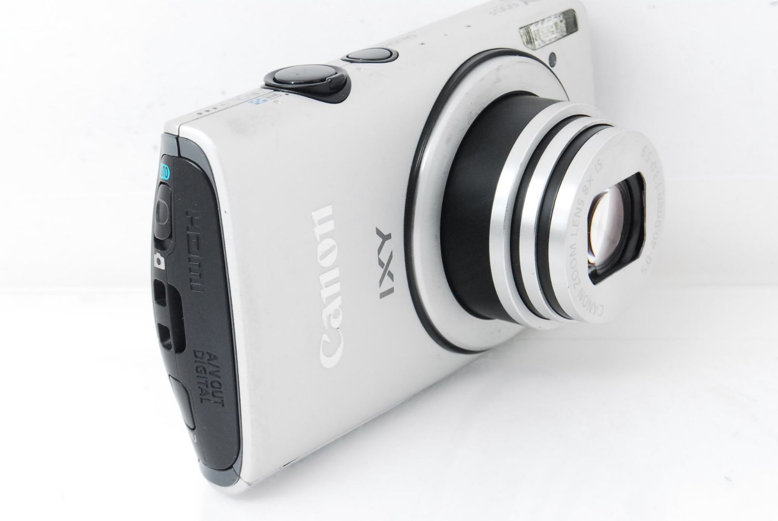 ❤️上品なシルバーボディ♪スリム＆軽量☆キヤノン IXY 600F