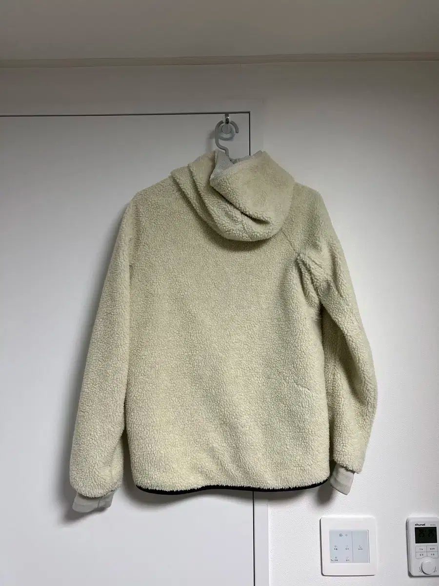 ナイキ ウィンドランナー シープスキン ファー フーディー ジップアップ S 90