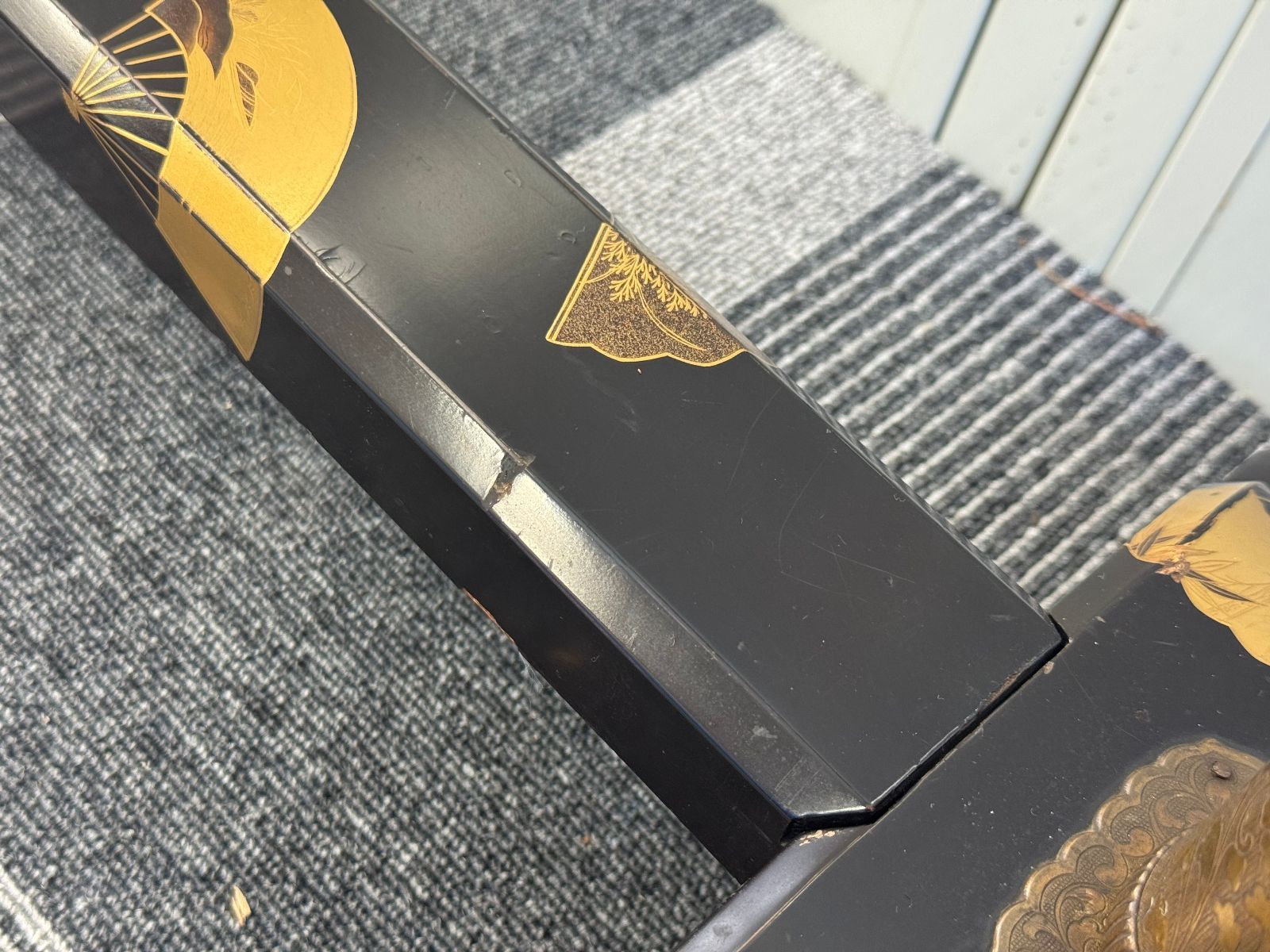 衣桁 帯掛 漆塗 黒塗 金蒔絵 時代物 木製 端金金具 上部横幅187cm×高