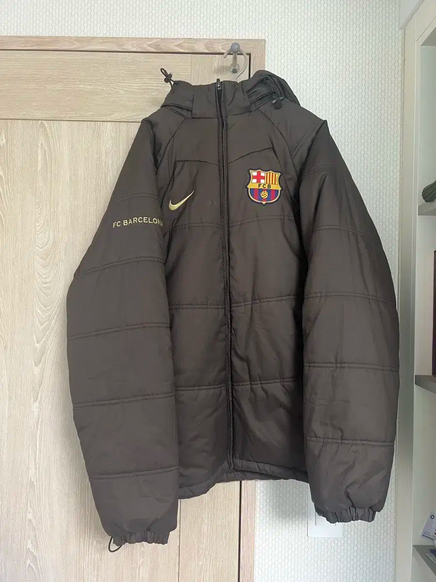 ナイキ 08 09 バルセロナ ブラウン ダウン ベンチジャケット