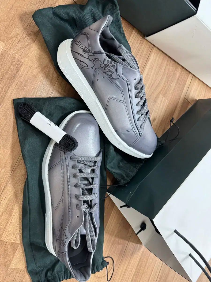 ベルルッティ スニーカー 275-280 サイズ