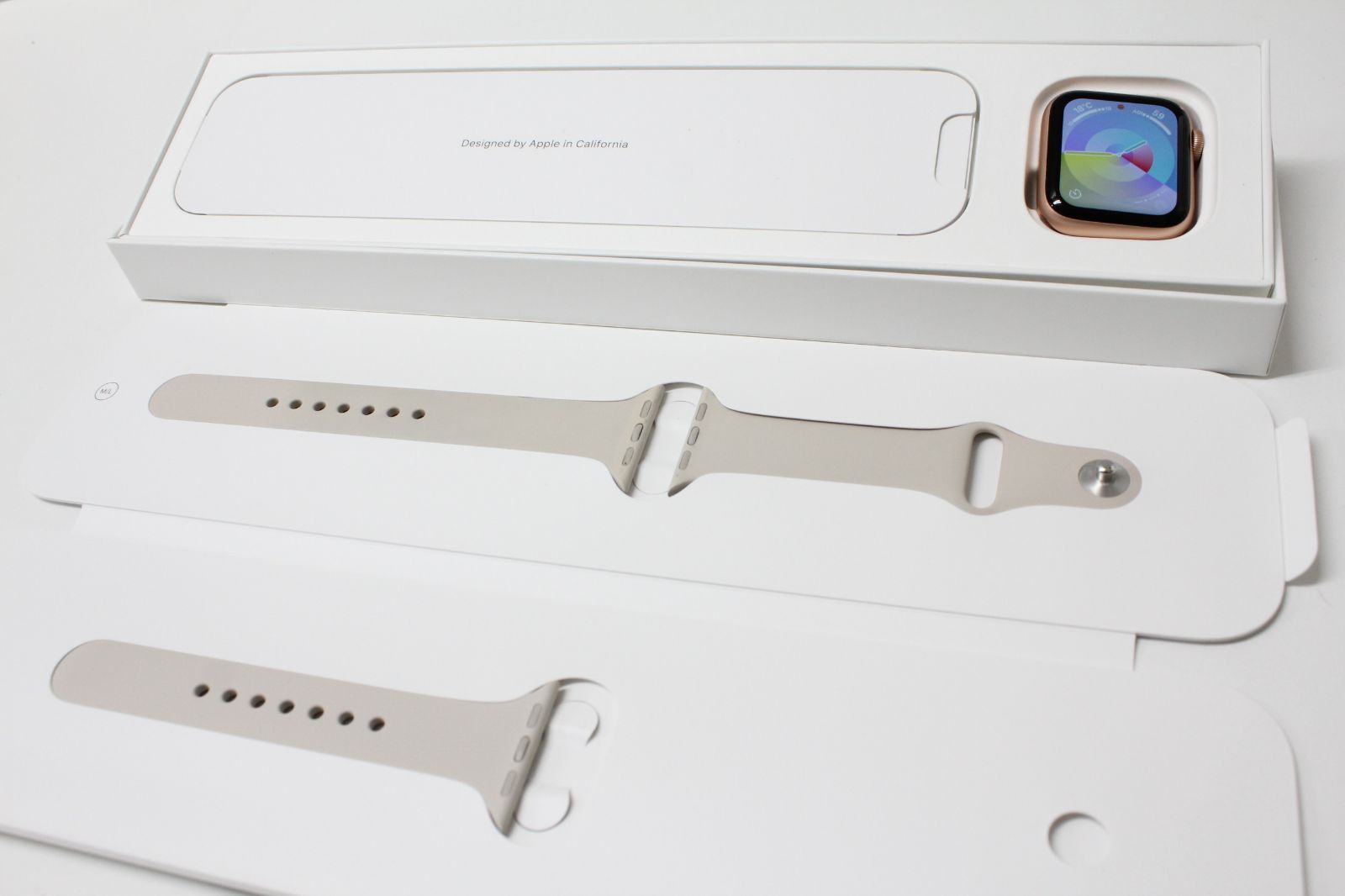 Apple Watch SE 第1世代 GPS 40mm A2351 MKQ03J A