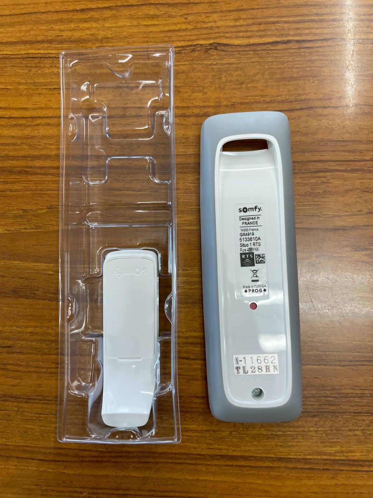 訳あり 未使用保管品) Somfy YKKAP ソムフィ 電動シャッターリモコン