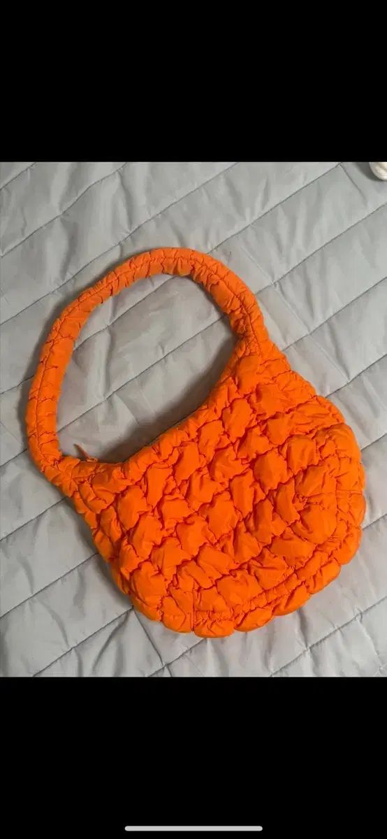 コス オレンジ キルティング ショルダー