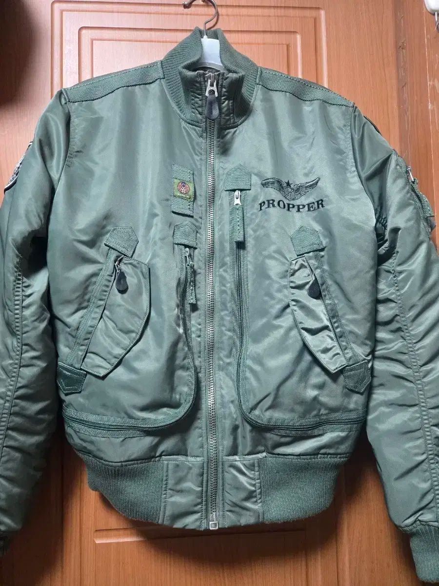 プロフェッショナルMA-1 パイロットジャンパー カーキ