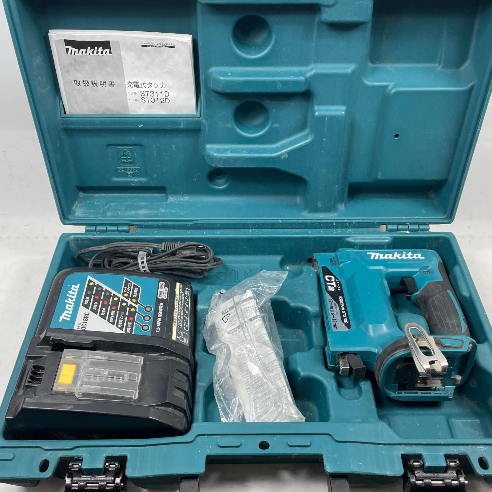 MAKITA マキタ 電動タッカー ST 312 D グリーン 充電器付 ケース付