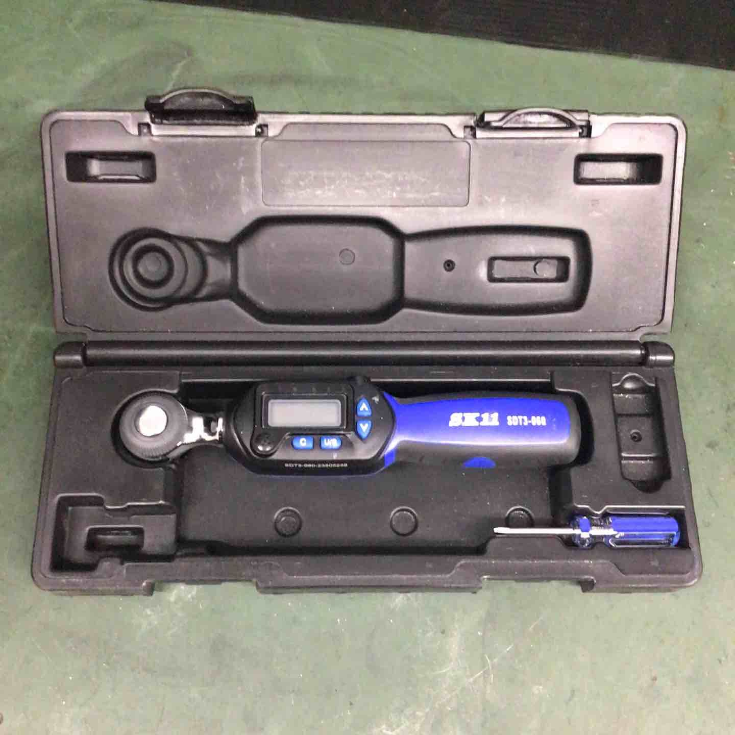SK 11 デジタルトルクレンチ 差込角 9 5 mm 3 60 N m SDT 060