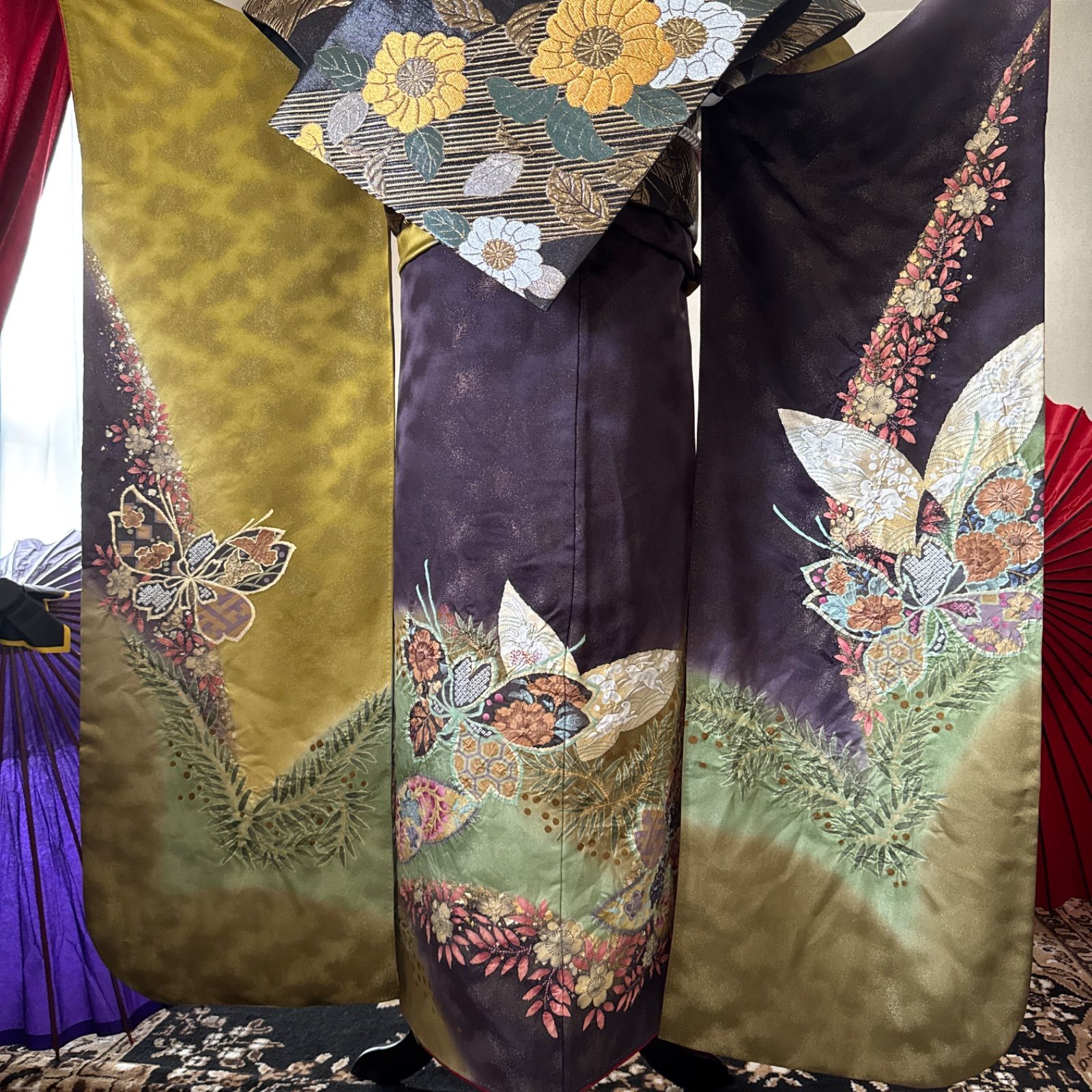 振袖フルセット(7点)・緑・辻が花・金通し地・絞り・友禅・正絹・作家物・落款有 振袖フルセット(7点)・辻が花・絞り・金通し地・兎・正絹・地紋・逸品