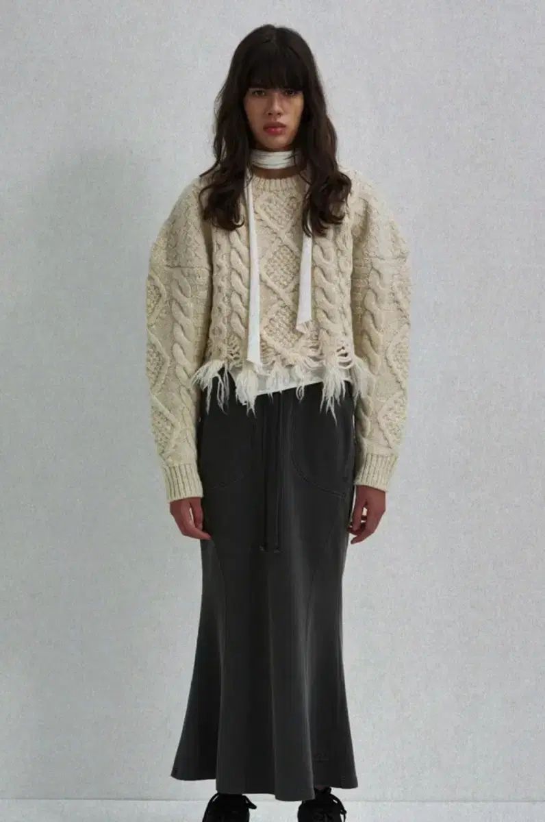 ケーブル セーター