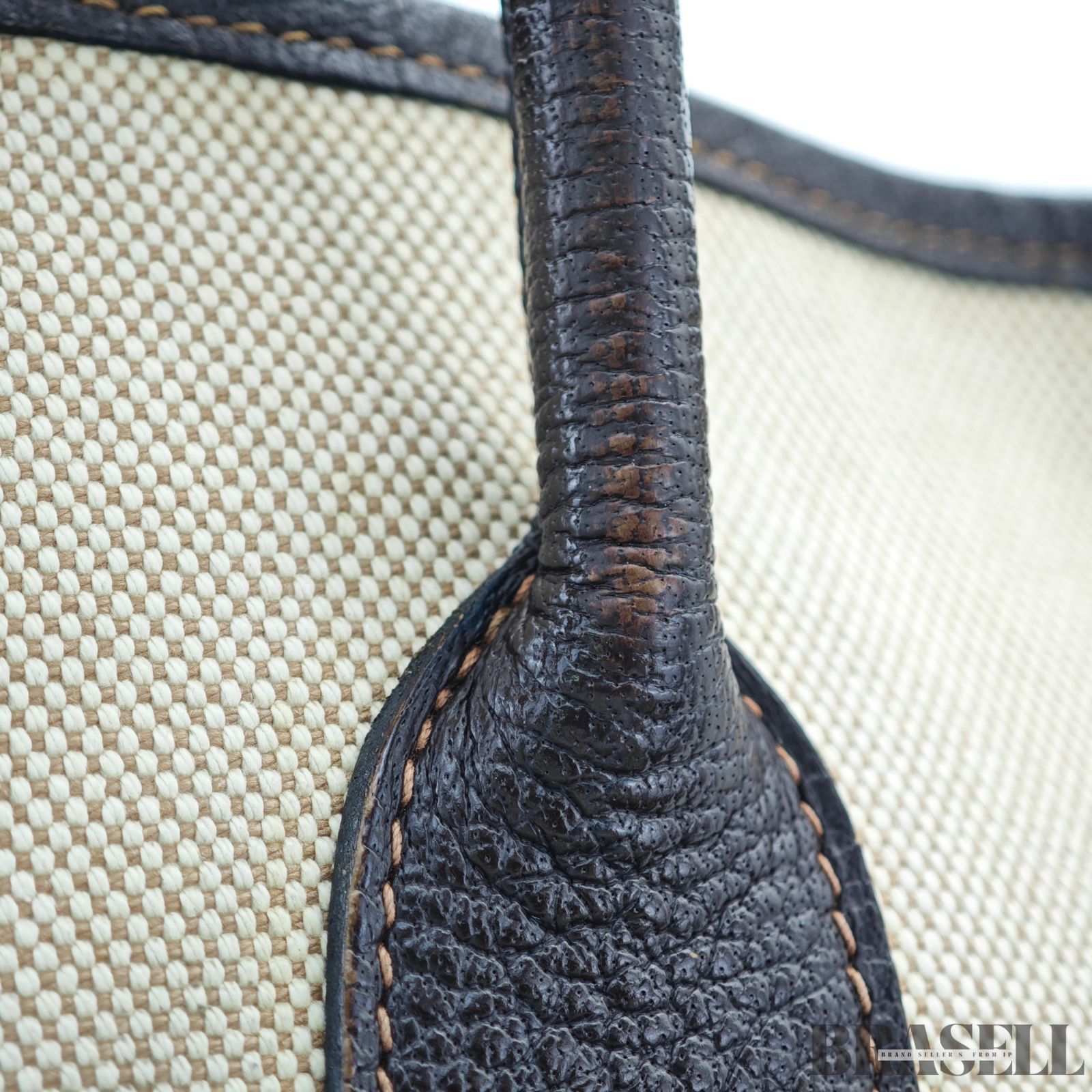 ベージュ ダークブラウン