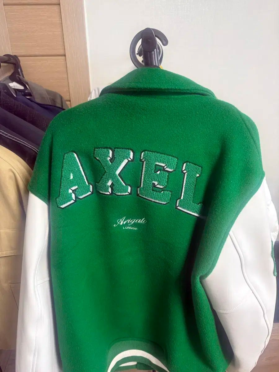 アクセルアリガト スタジャン ジャケット XL