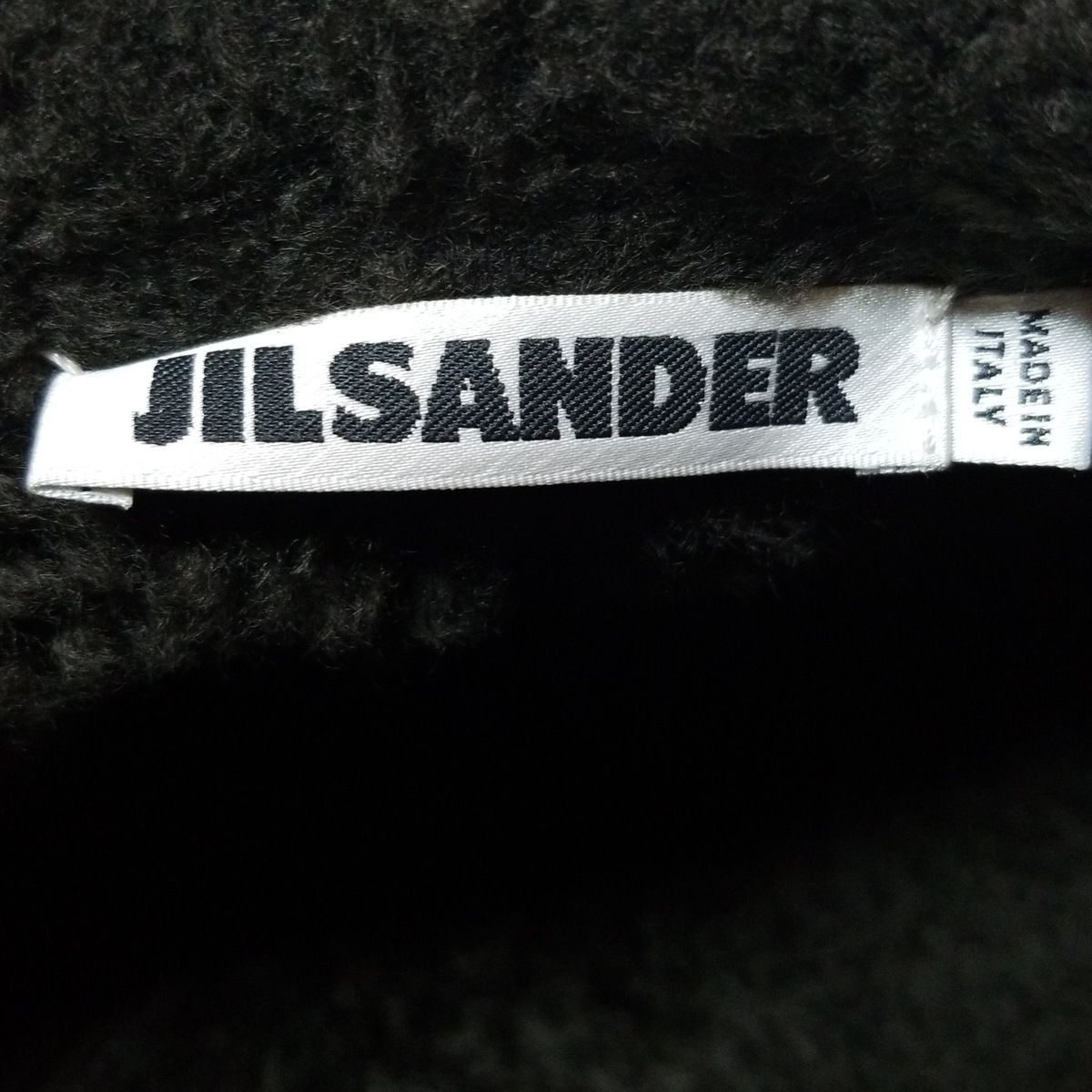 ダークブラウン