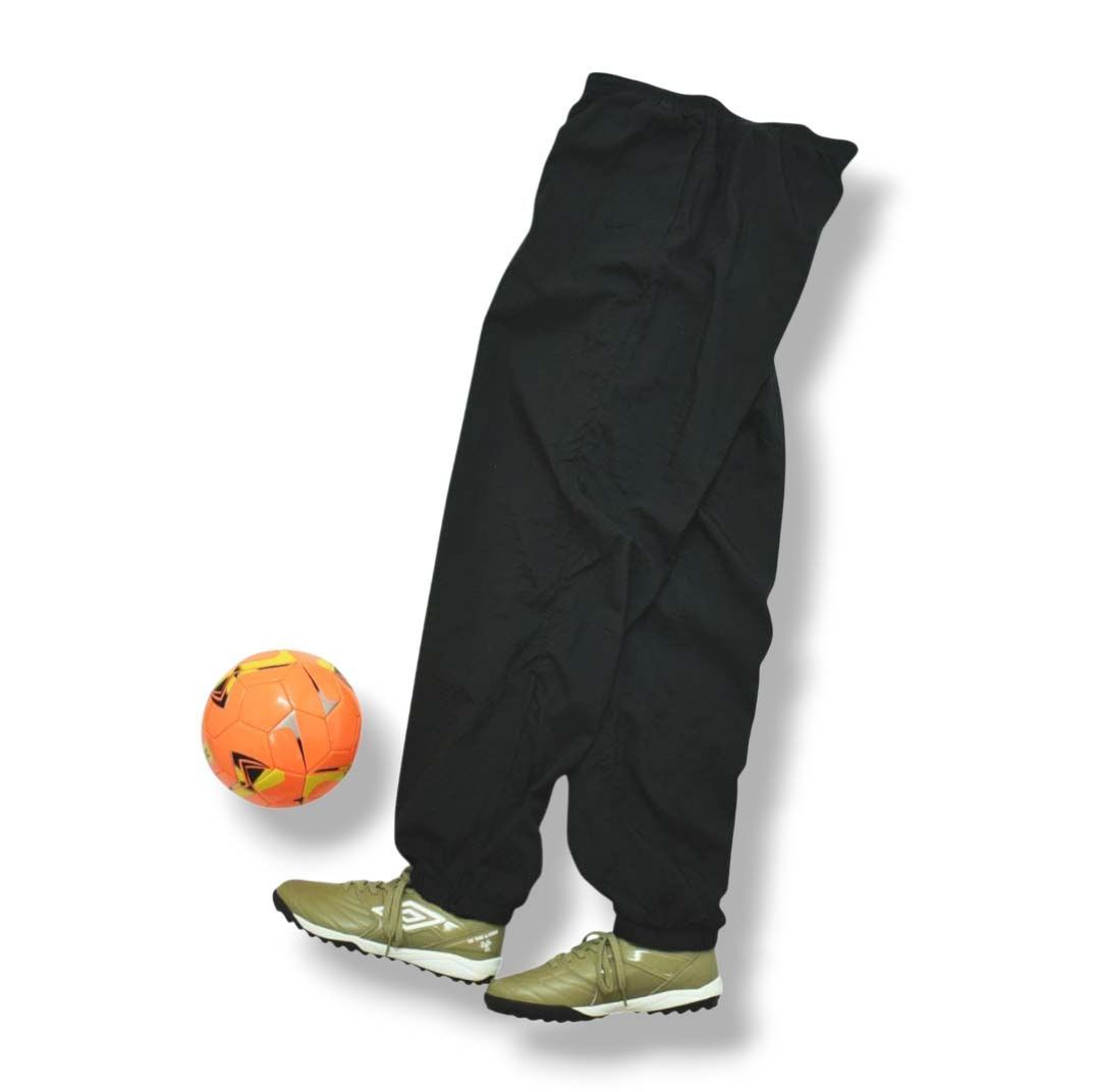 90s ヴィンテージ 銀タグ ナイキ NIKE ナイロン パンツ ウィンドブレーカー スウッシュ ロゴ 刺繍 ルーズ ビッグシルエット オーバーサイズ XL ブラック ストリート スポーツ メンズ