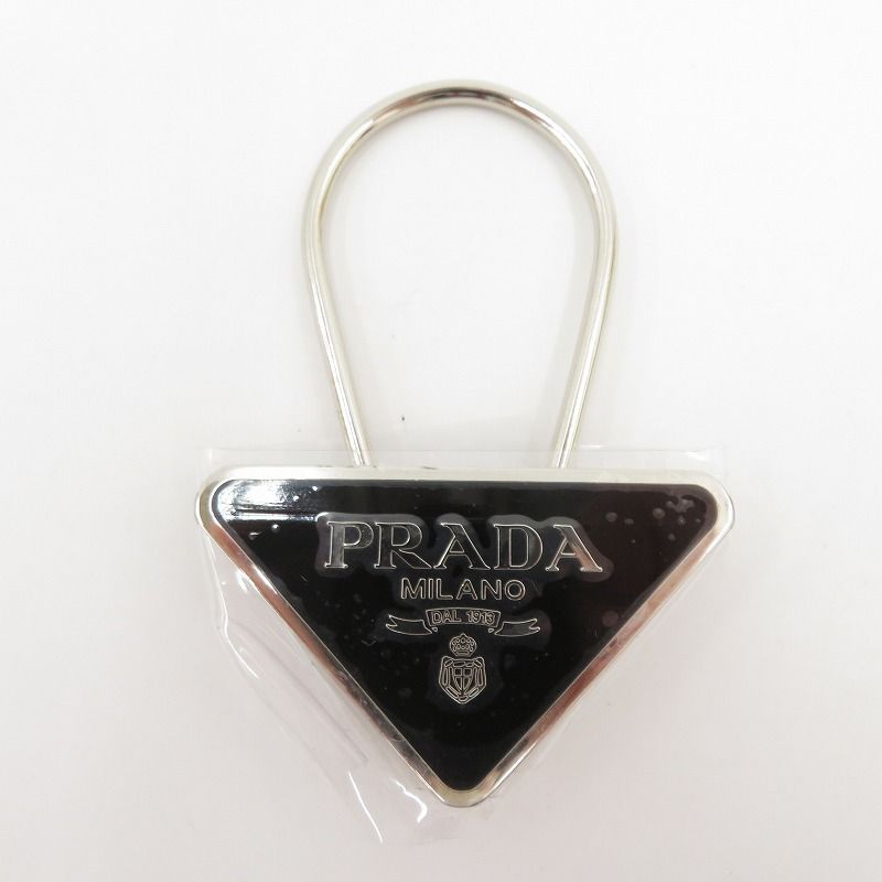 PRADA プラダ キーホルダー メタル トライアングルロゴ 2 PS 395 66 A ブラック 135