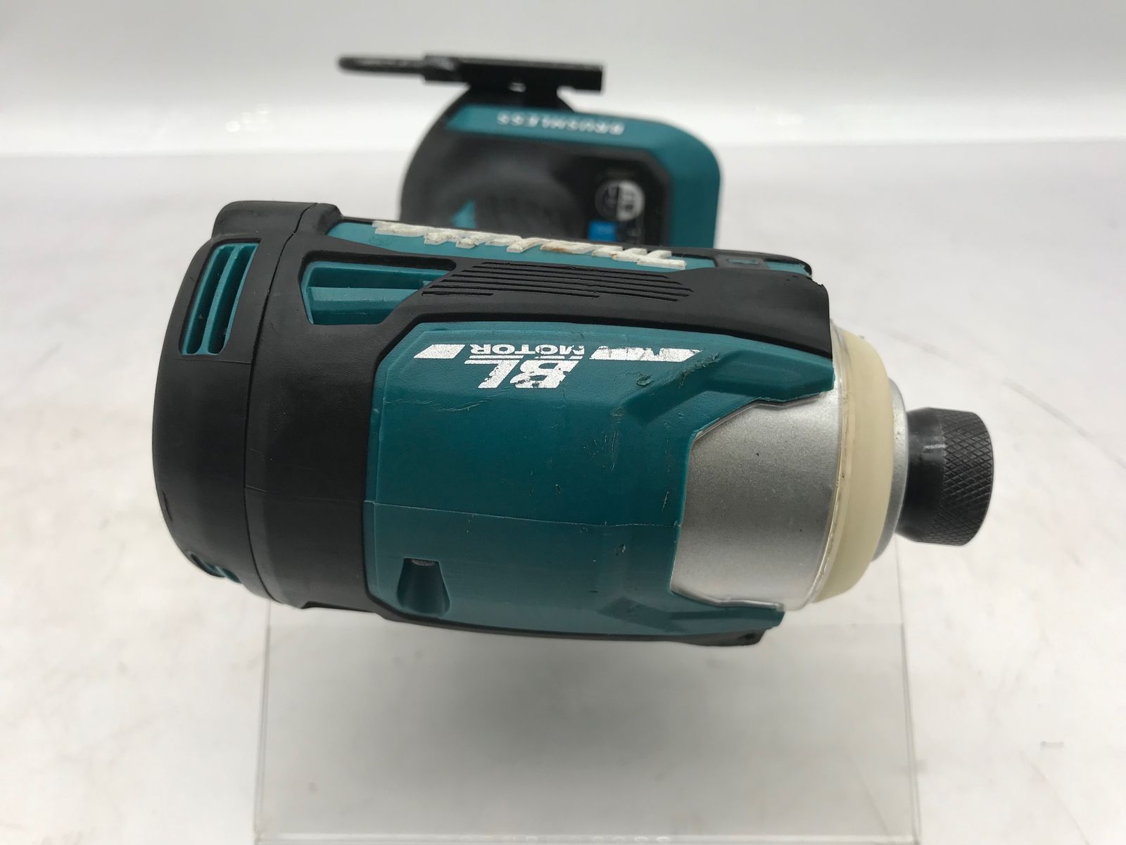 4 v充電式インパクトドライバ