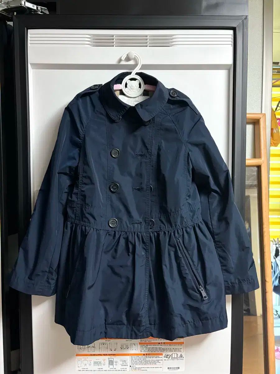 バーバリー キッズ 8 y ネイビー トレンチコート