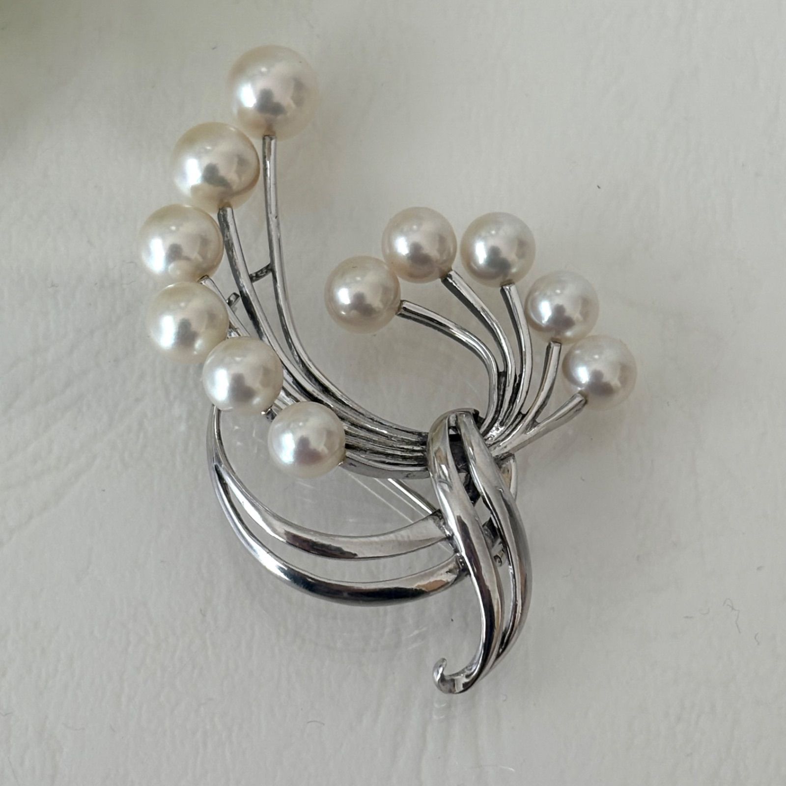 ☆美品☆ミキモト　シルバー　パール　ブローチ ミキモト パールブローチ K18 7.4g 真珠 9mm 8mm グレー MIKIMOTO 磨き