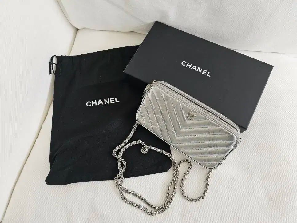 シャネル シェブロン シルバー チュール IN チェーン