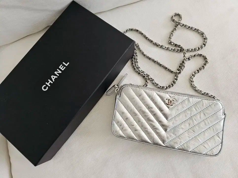 シャネル シェブロン シルバー チュール IN チェーン