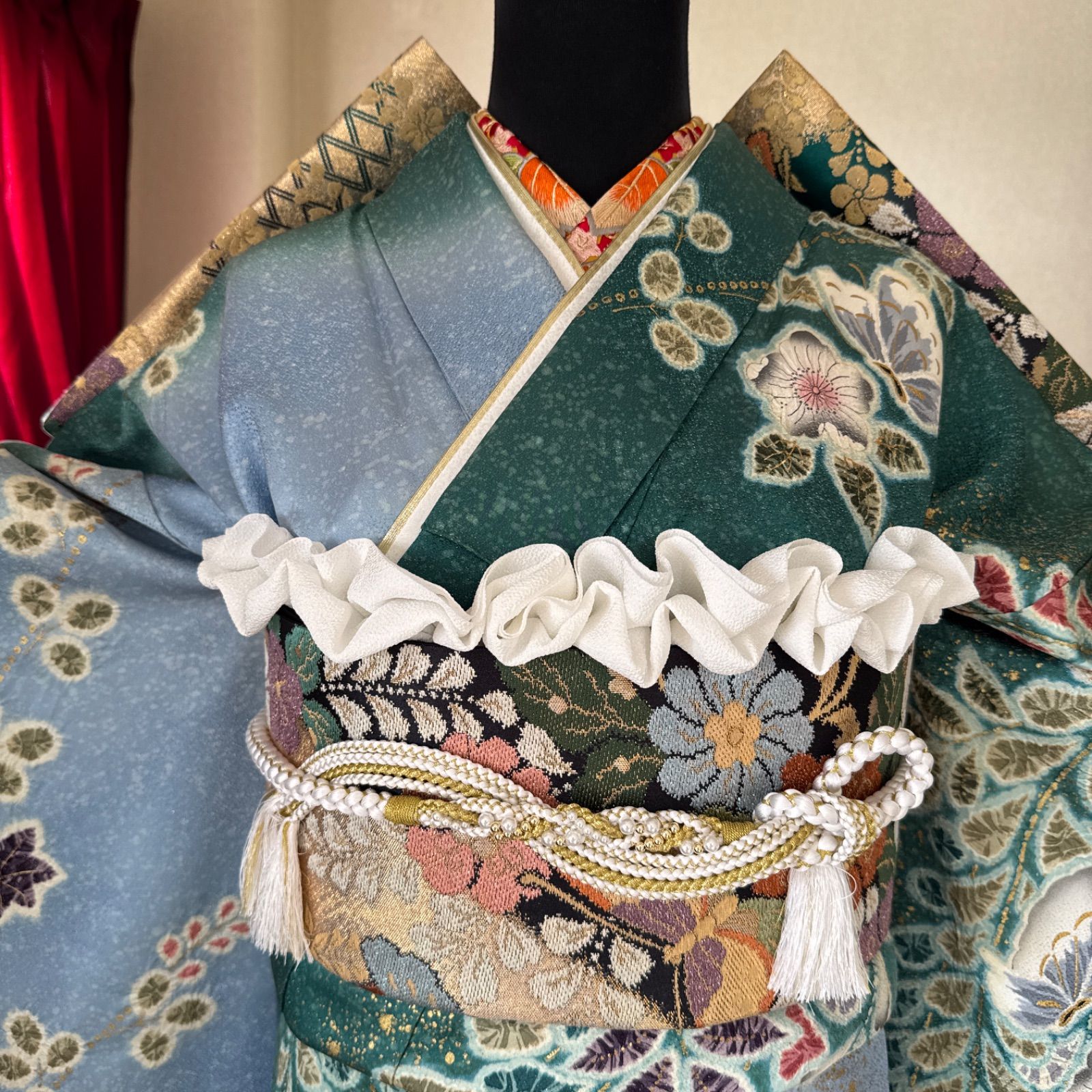 平和屋着物○豪華振袖 刺繍 牡丹舞蝶文 暈し染め 金彩 銀通し地 正絹