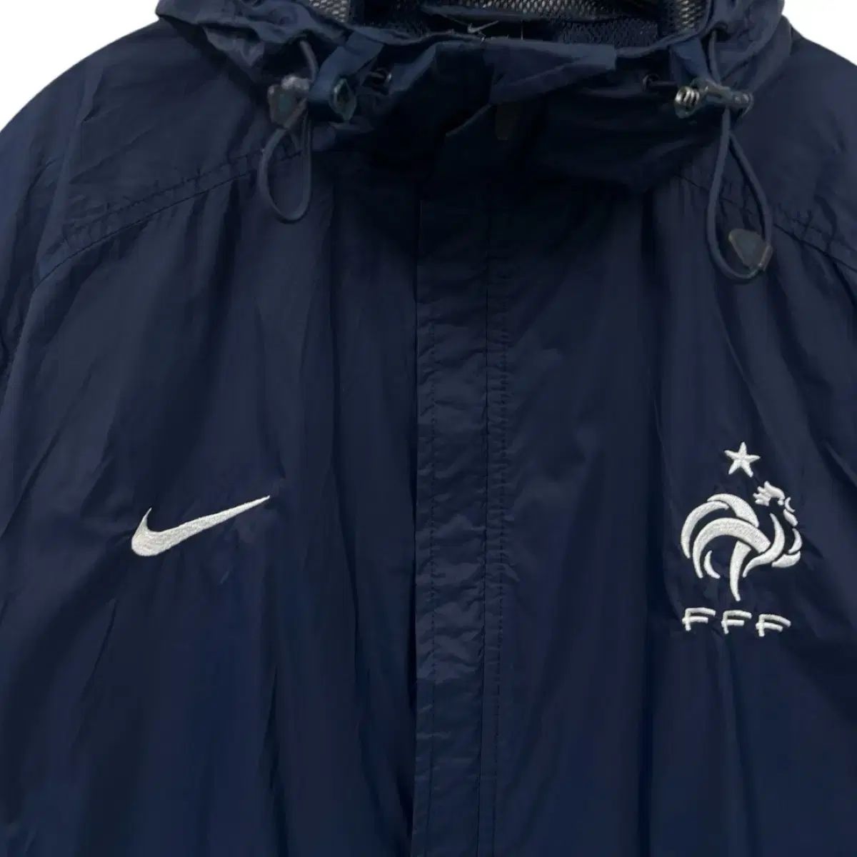 送料無料 ナイキ NFTB サッカー ウィンドブレーカー XL ブラック 中古品 送料無料 ナイキ NFTB サッカー ウィンドブレーカー XL ブラック 中古
