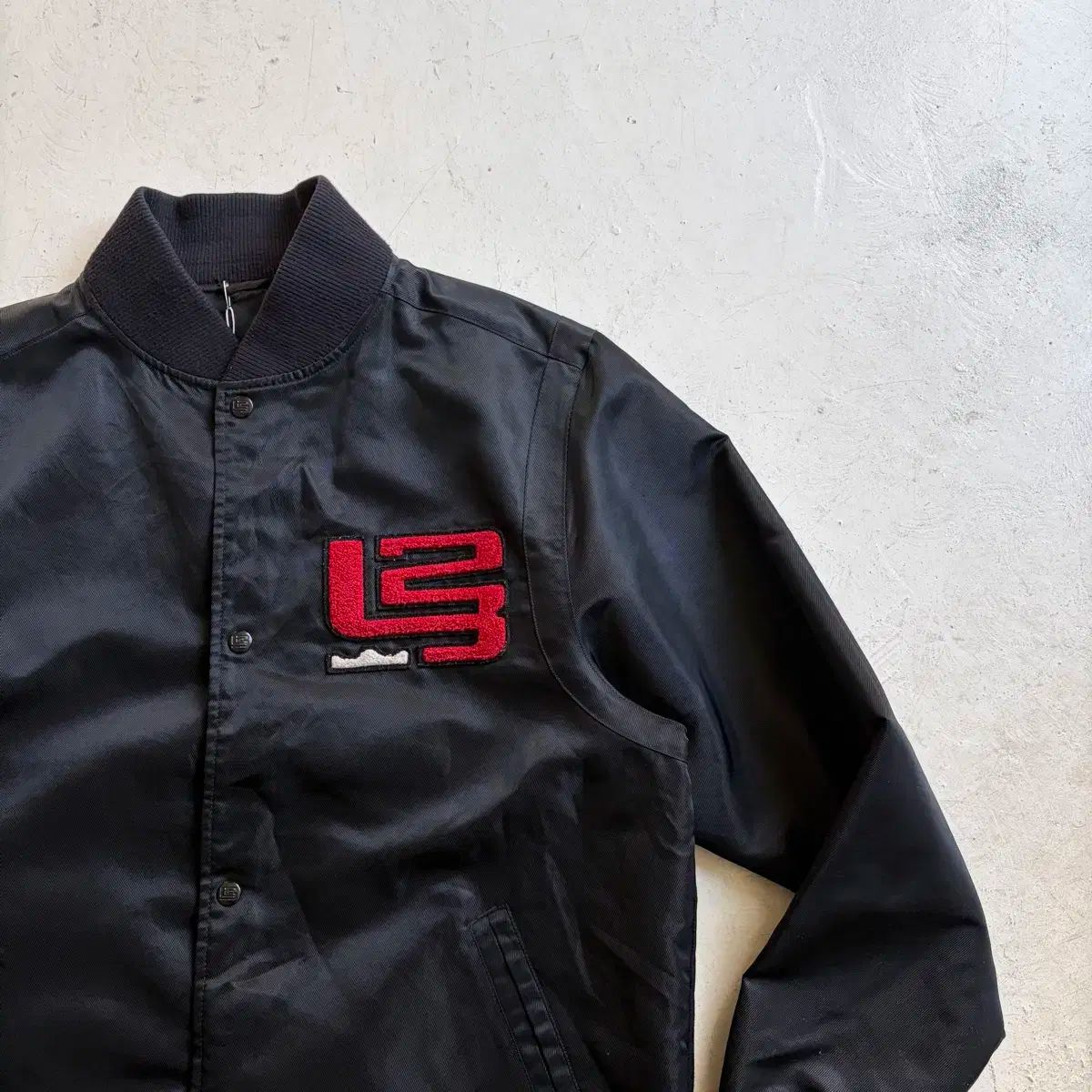 ナイキ レブロン ジェイムソン ヴィンテージ サテン スタジャン XL