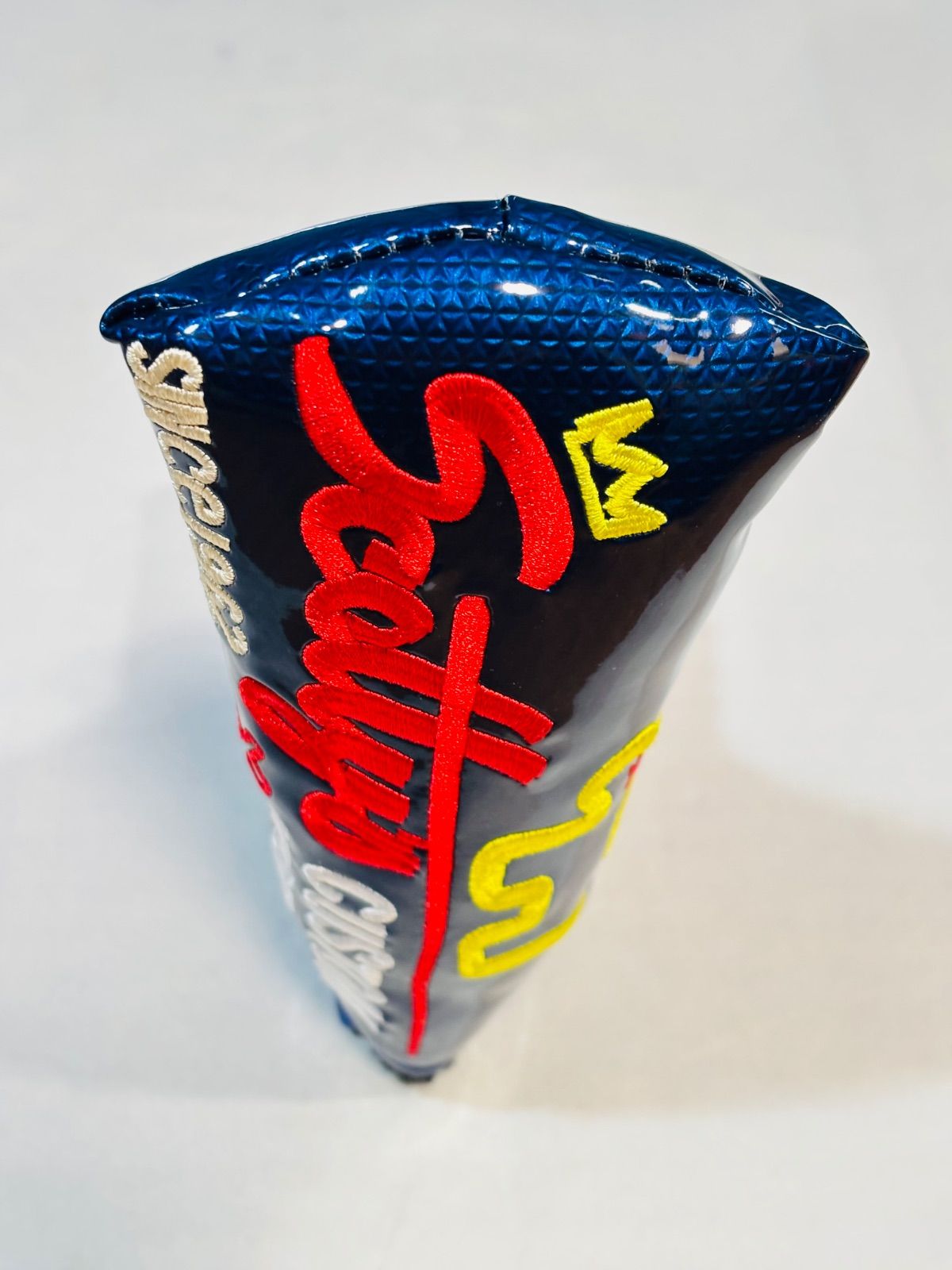 スコッティキャメロン　ミッドナイトギャンブラーと同じ色柄　パターカバープレゼント スコッティキャメロン 特売品パターカバー サファイアブルー 検索