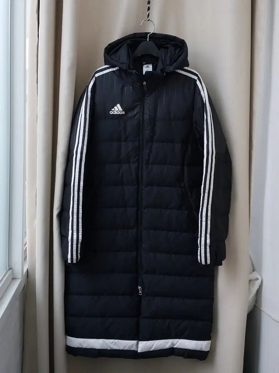 アディダス ダウンジャケット ロング丈 ブラック 3本線 フード ダウン