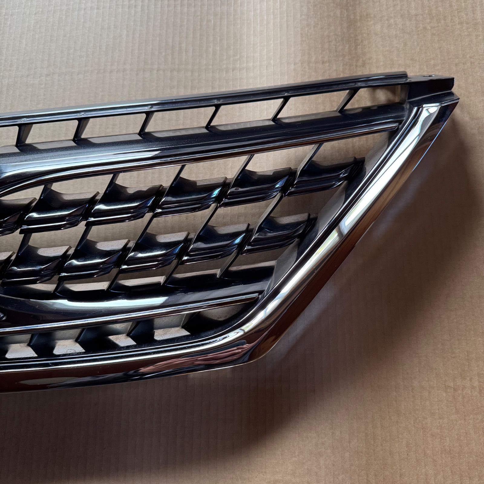 （値下げ）トヨタ マークX GRX130 (中期) 純正フロントグリル トヨタ マークX GRX130 GRX133 GRX135 中期 フロントグリル ラジエター