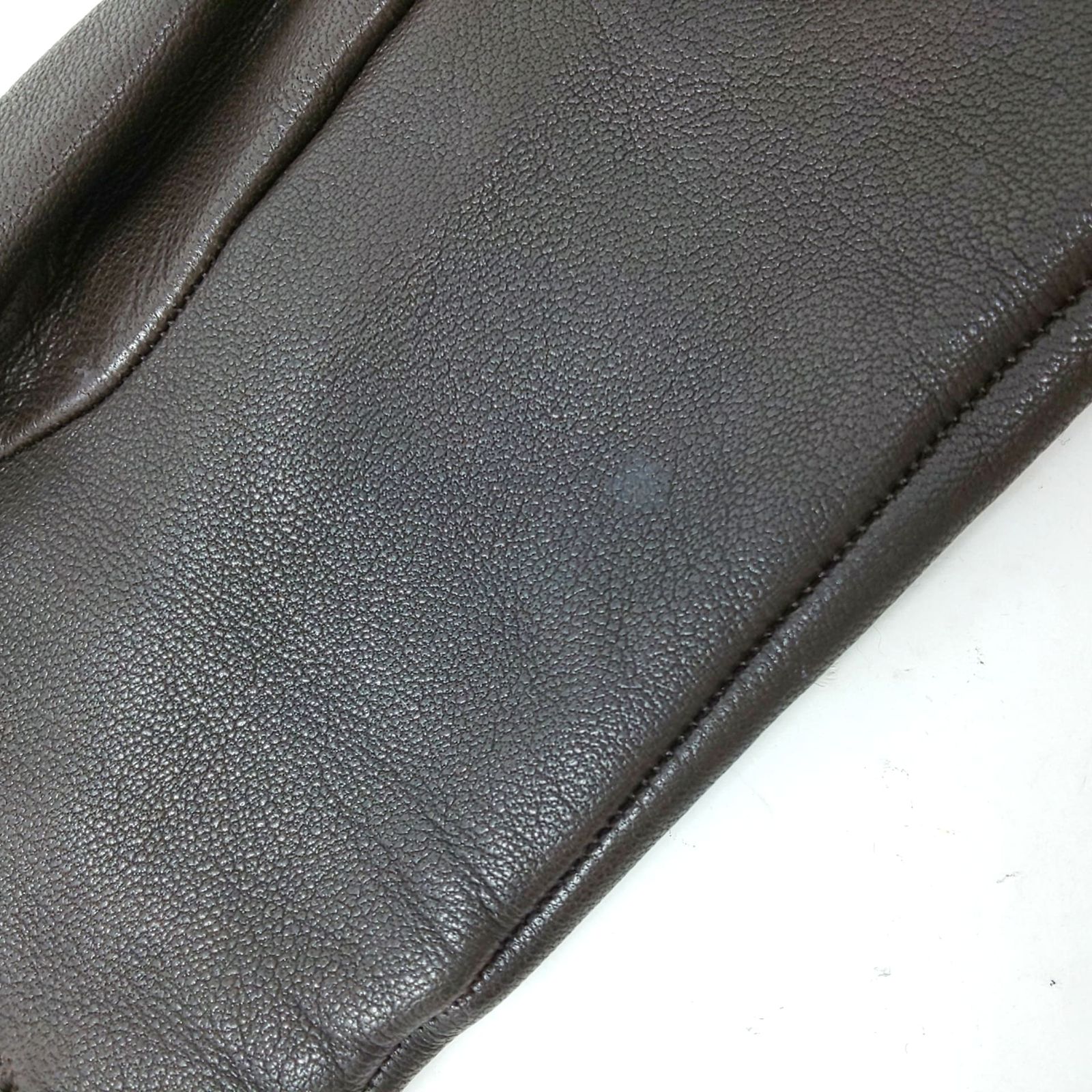 ダークブラウン レザー