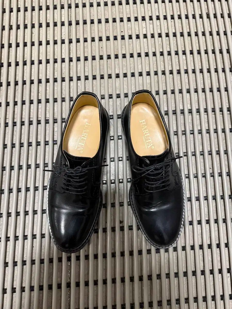 ハルタ 711 ダービーシューズ ブラック