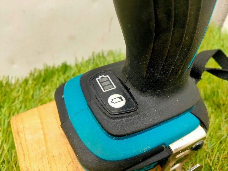 充電式震動ドライバドリル 18V