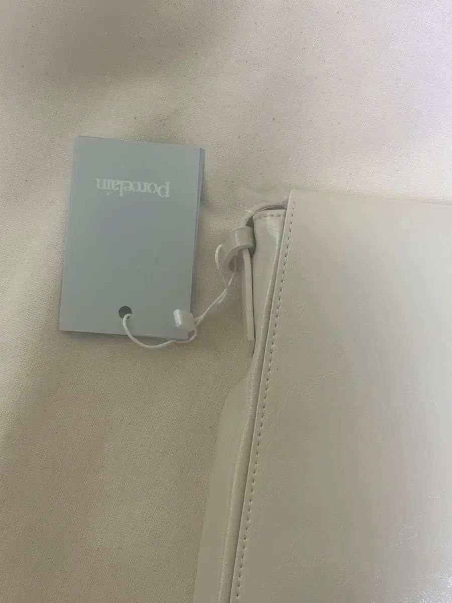  더포슬린 ドゥポルセリン 포스트 ポスト 백 バッグ 아이보리 アイボリー post bag 미착용 새상품 L ポストバッグ メッセンジャーバッグ ショルダーバッグ