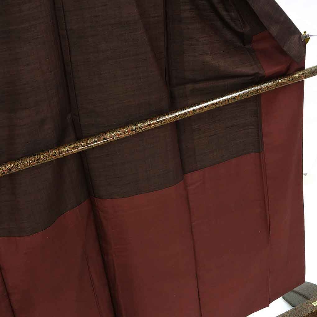  紬 身丈153 cm 裄65 前幅24 後幅29 袖丈49 袖幅32 レディース 胴抜裾八掛 無地 裄Mサイズ 秋冬春用 正絹 シルク ブラウン リメイク リユース リサイクル 呉服のきくや 紬 着物