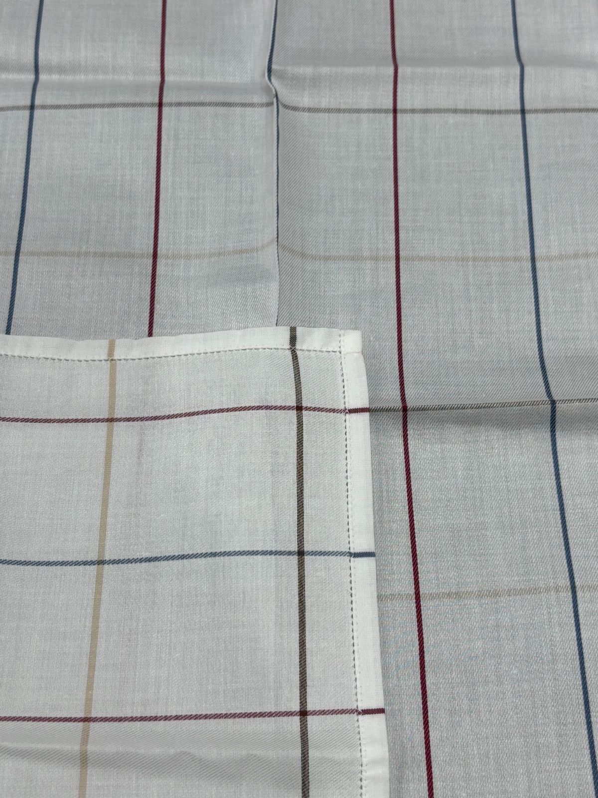 安価 バーバリー ハンカチ 白チェック B25110862 日本の皆様に販売します！