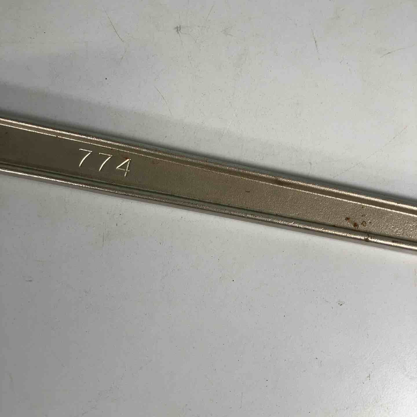 アジャスタブル