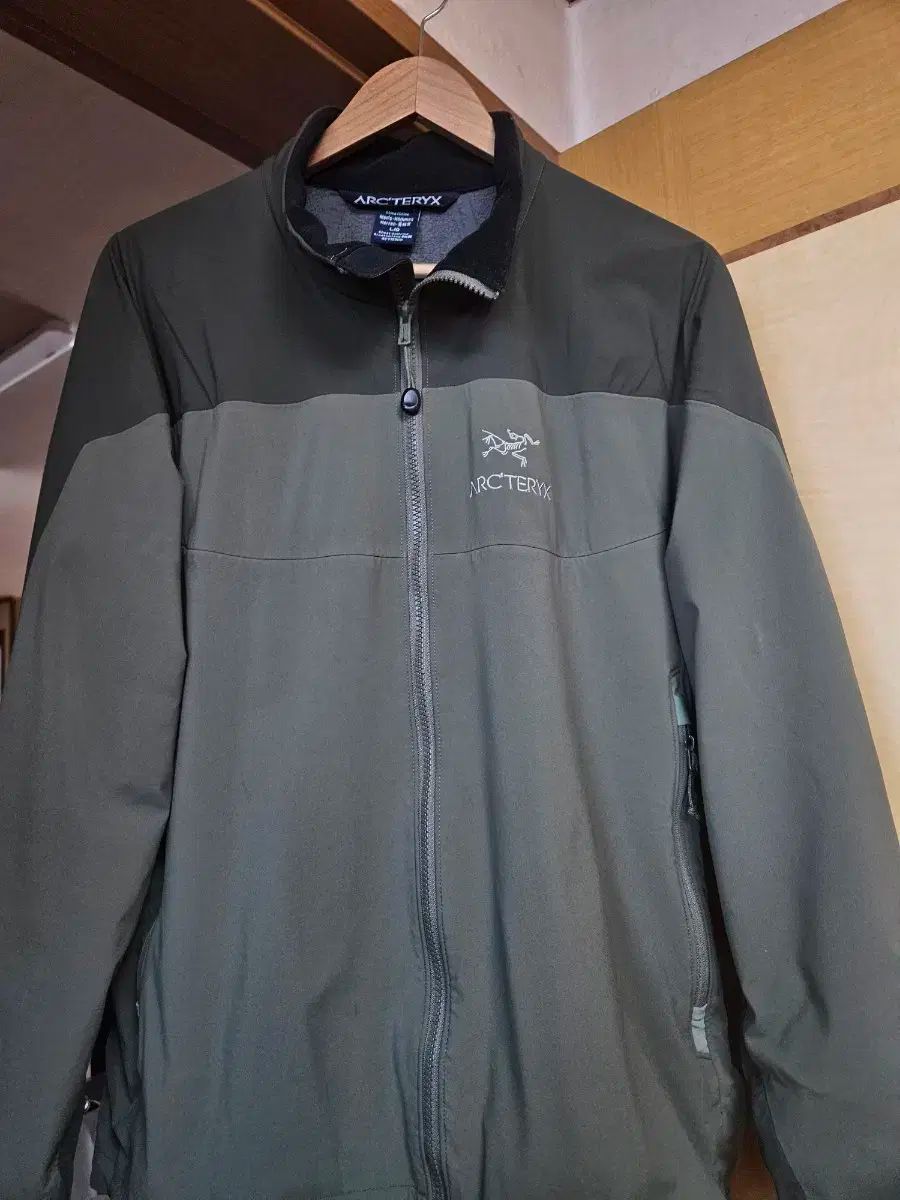 ARC TERYX アークテリクス ウィンドブレーカー L