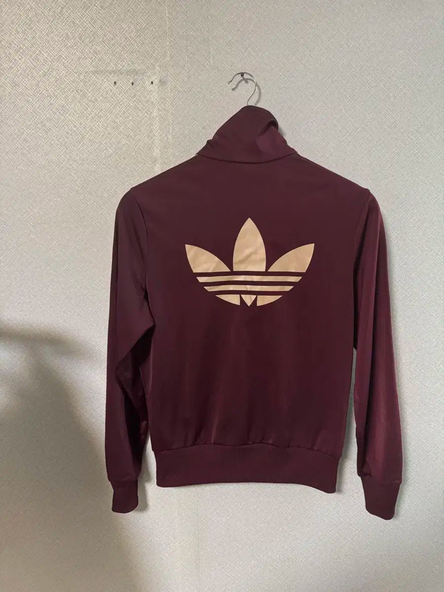 アディダス 3本線 トラックジャージ バーガンディ レディース トップス