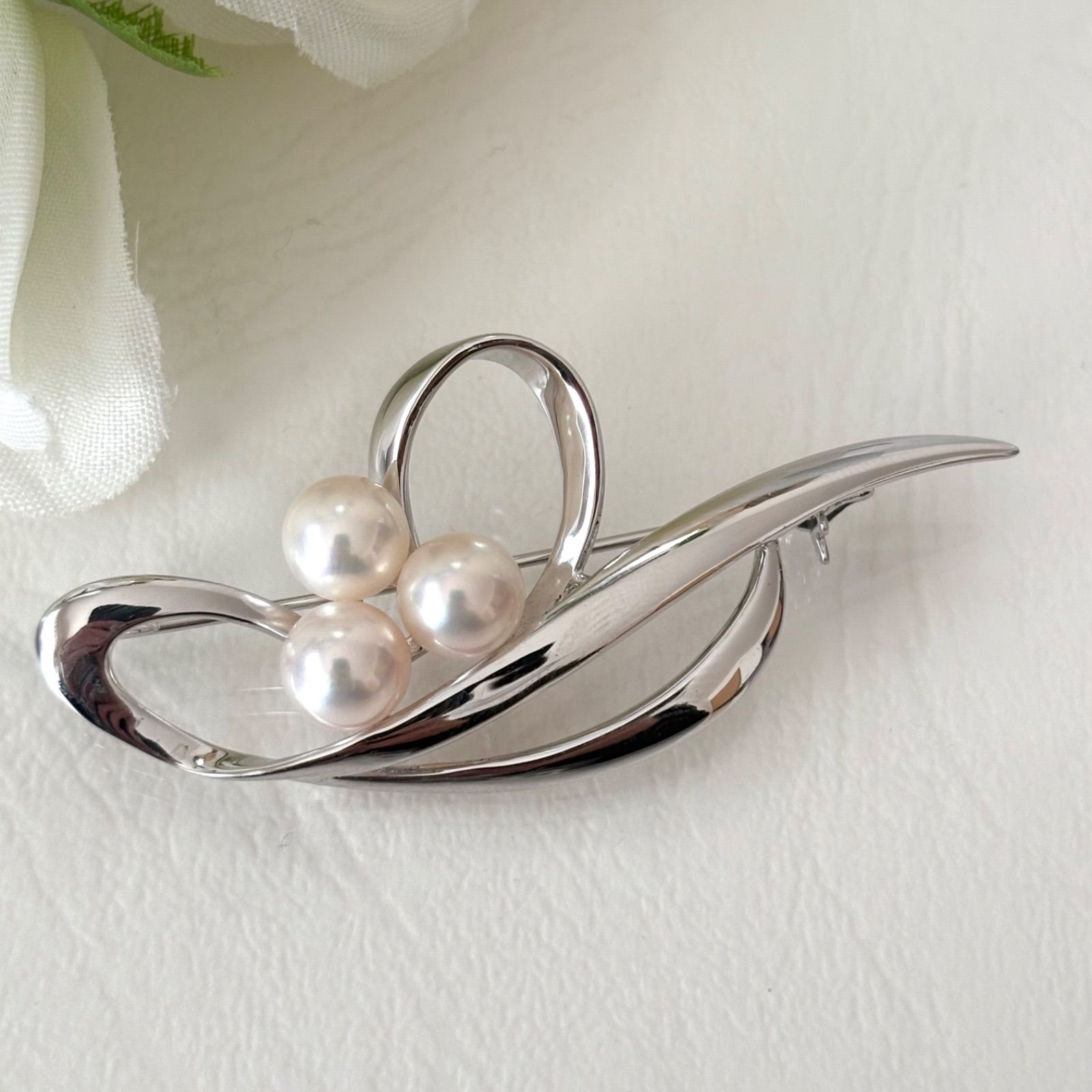 美品 GSTVタンザナイト×ダイヤSV950×K18 フラワーブローチ 刻印あり 美