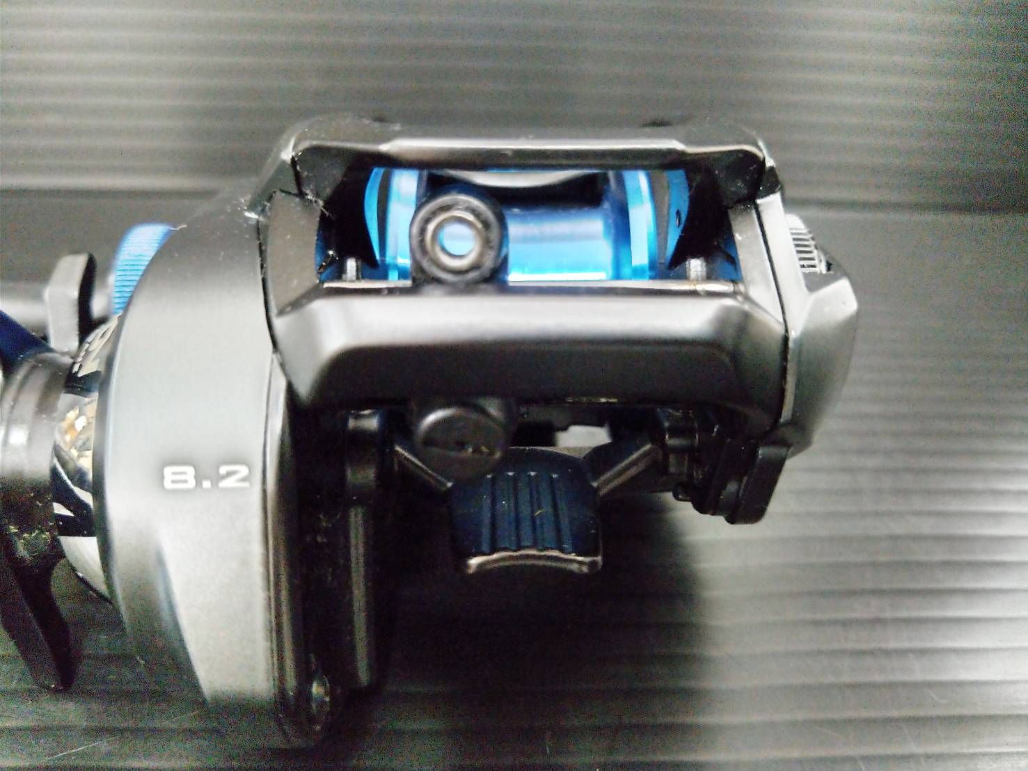 シマノ ２０ ＳＬＸ ＤＣ ７０ＸＧ バス ベイト リール 02