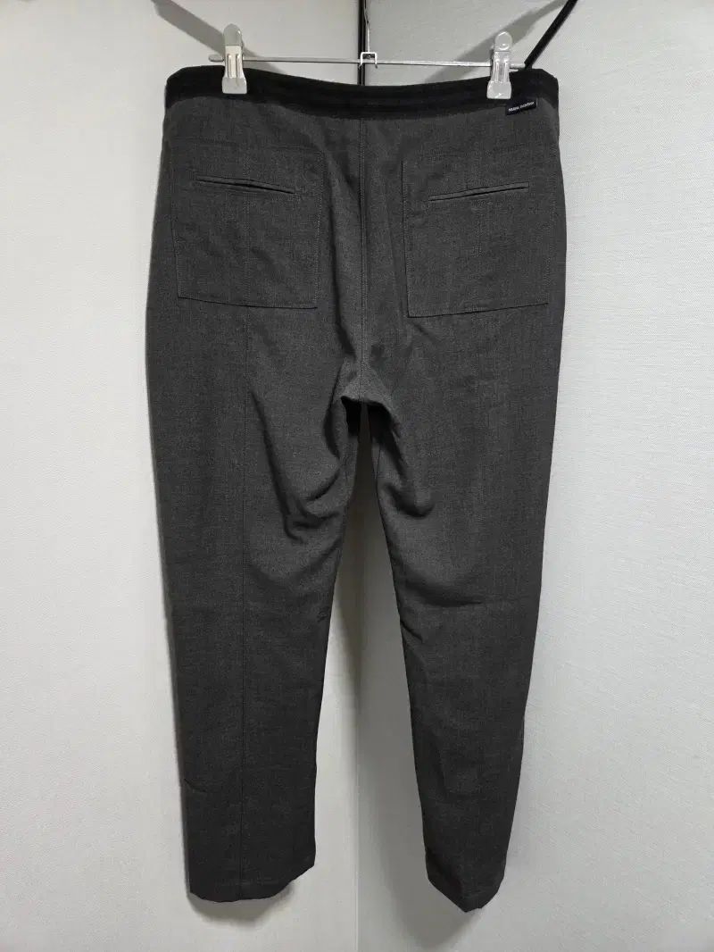 ベルト付き クロップドパンツ