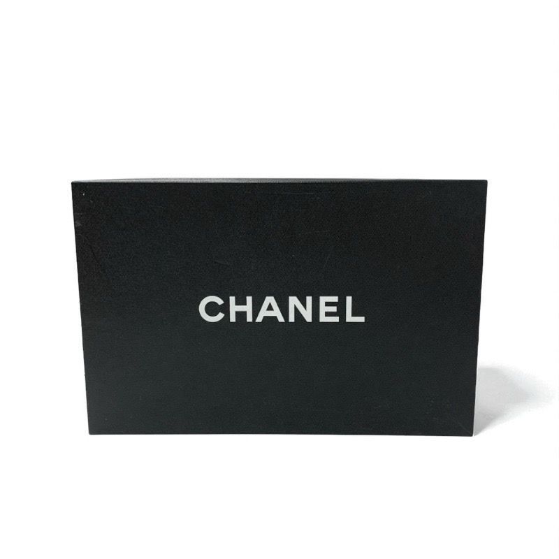 フラットシューズ