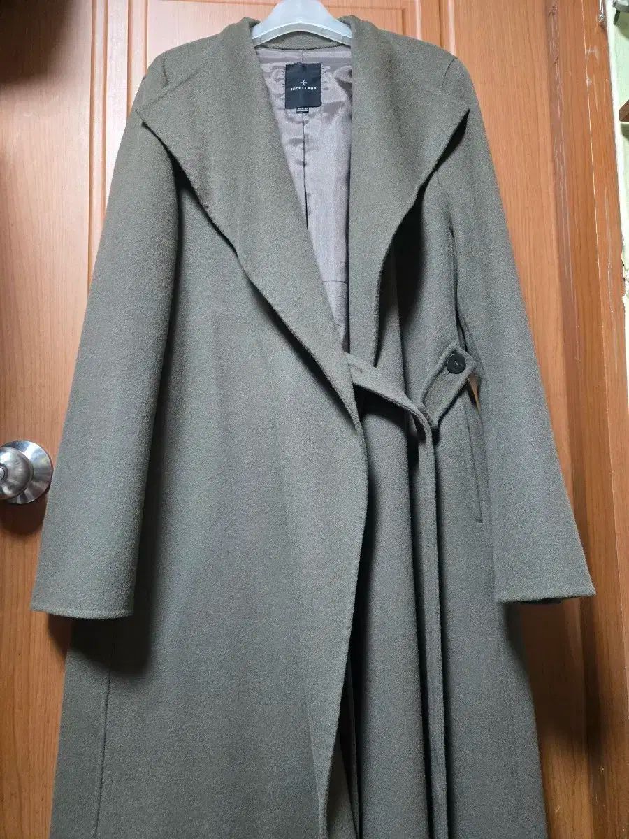 ナイスクラウド ロング コート カーキ色