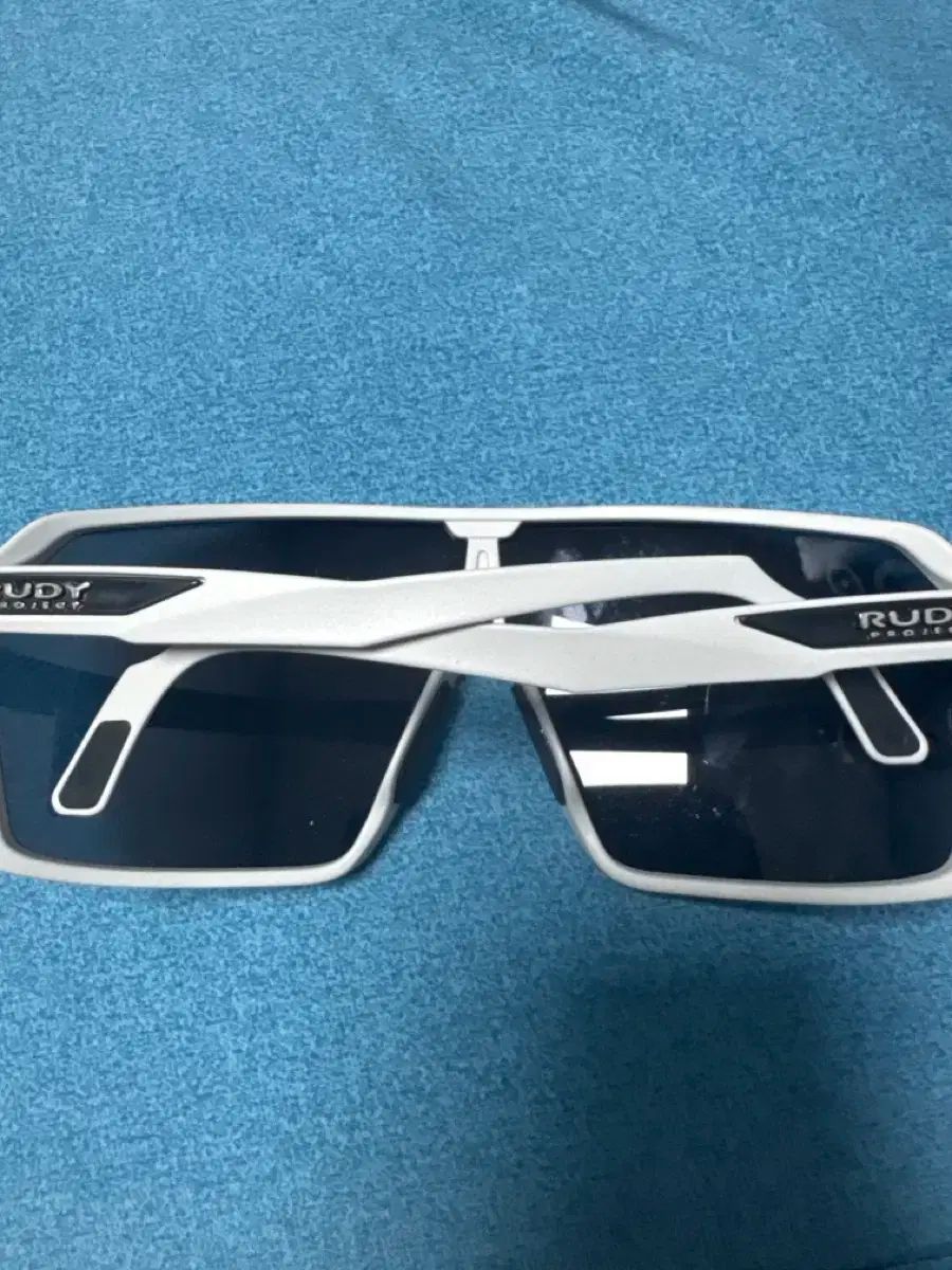 VALENTINO RUDY ルー スピン シールド 白 サングラス